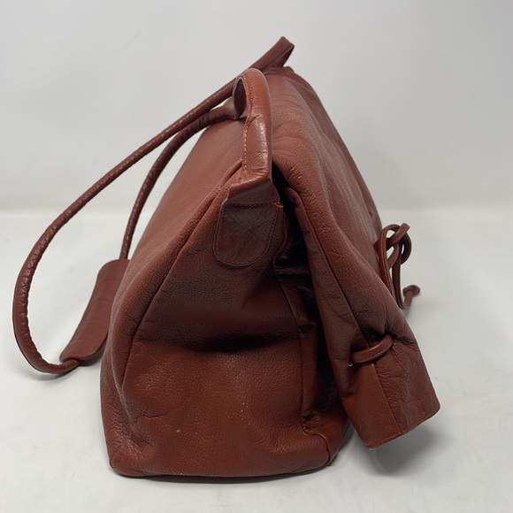 Vintage Claudio Leather Drawstring Flap Crossbody🖤 - Picture 4 of 15